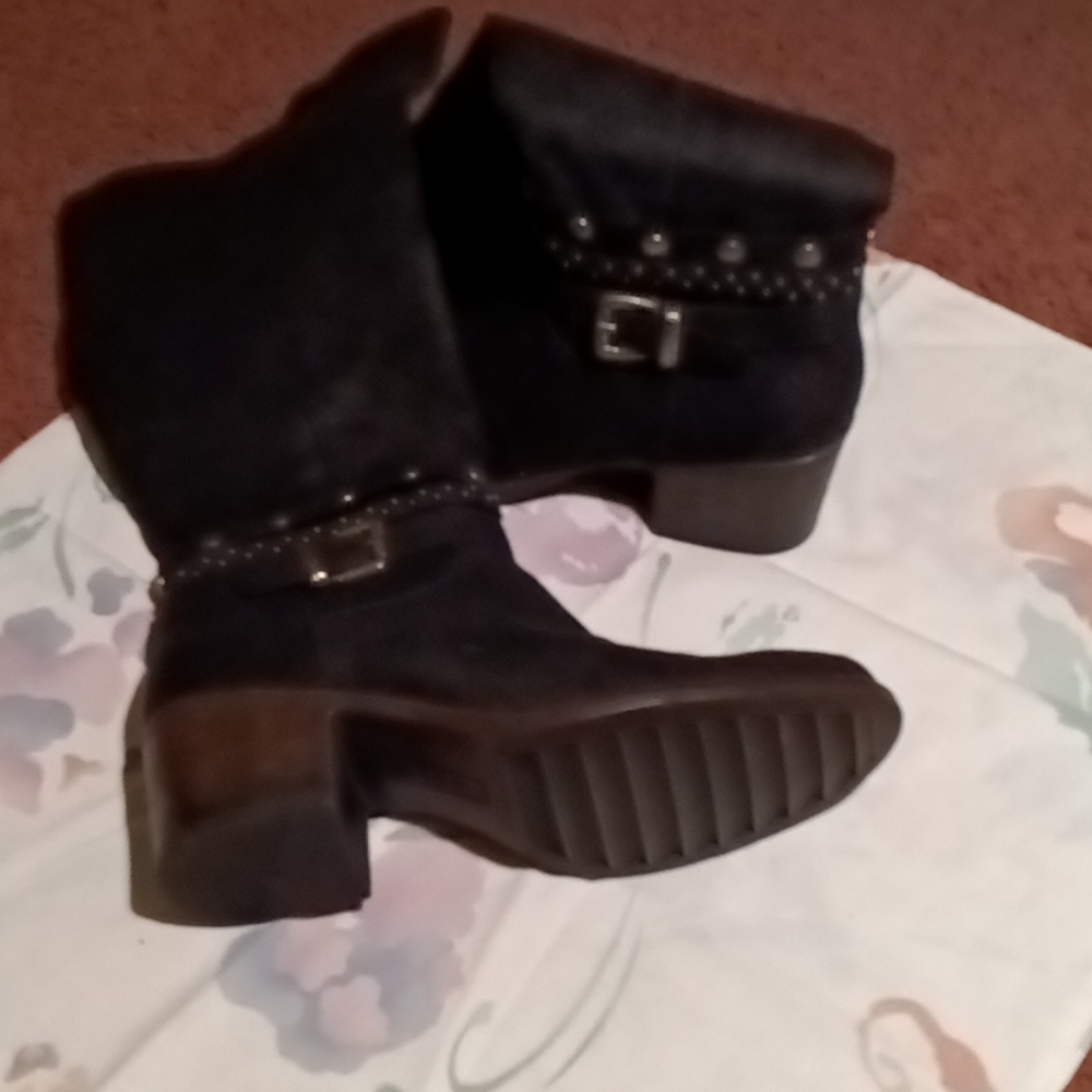 High boots - Picture 2 of 2